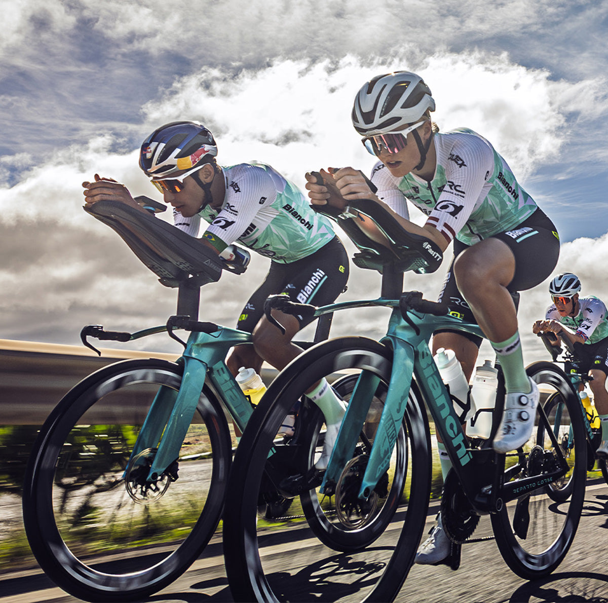 mobile Alé x Bianchi Pro Triathlon img